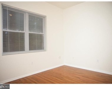 1531 Poplar Street - Photo Thumbnail 9