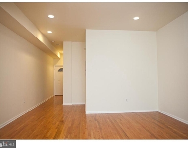 1531 Poplar Street - Photo Thumbnail 2