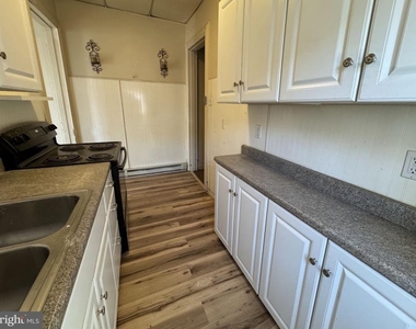 554 E High Street - Photo Thumbnail 2
