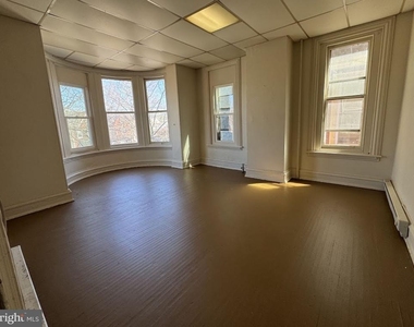 554 E High Street - Photo Thumbnail 5