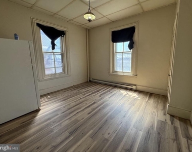 554 E High Street - Photo Thumbnail 4