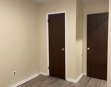 304 Christopher Place - Photo Thumbnail 19