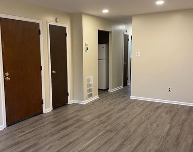 304 Christopher Place - Photo Thumbnail 4