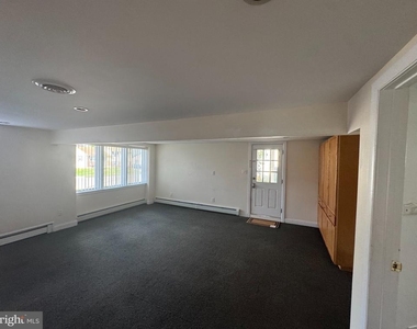 216 Sussex Boulevard - Photo Thumbnail 15