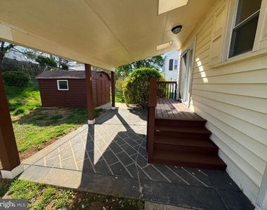 216 Sussex Boulevard - Photo Thumbnail 2