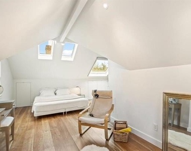 28 Bank Street - Photo Thumbnail 13