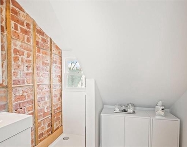 28 Bank Street - Photo Thumbnail 15