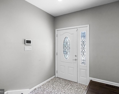2211 New Albany Road - Photo Thumbnail 1