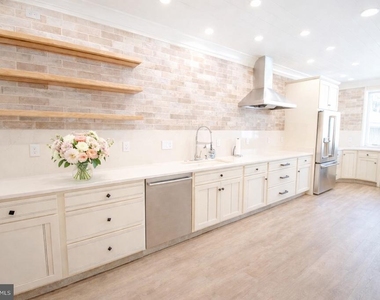 7918 Bloomfield - Photo Thumbnail 11