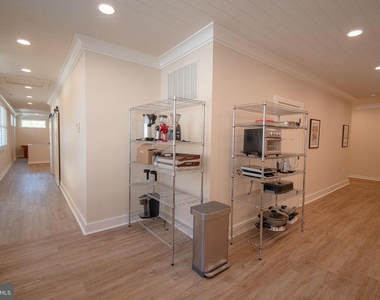 7918 Bloomfield - Photo Thumbnail 14