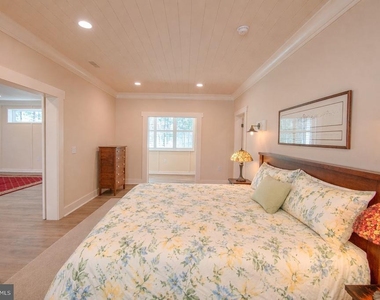 7918 Bloomfield - Photo Thumbnail 5