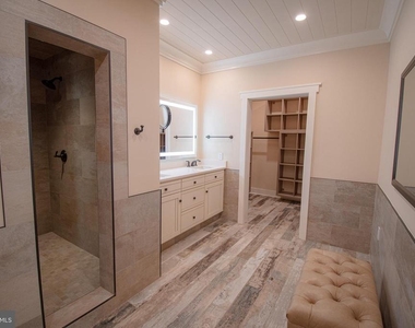 7918 Bloomfield - Photo Thumbnail 9
