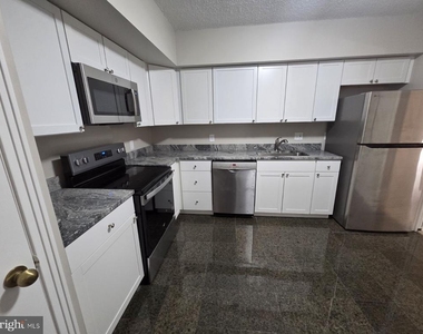 4550 N Park Avenue - Photo Thumbnail 12
