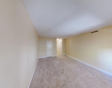 4550 N Park Avenue - Photo Thumbnail 14