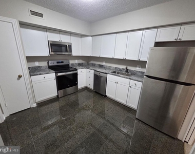 4550 N Park Avenue - Photo Thumbnail 11