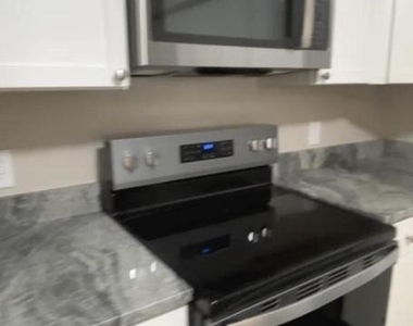 4550 N Park Avenue - Photo Thumbnail 12