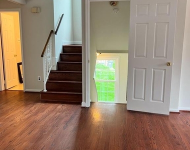 516 Meadow Hall Drive - Photo Thumbnail 35