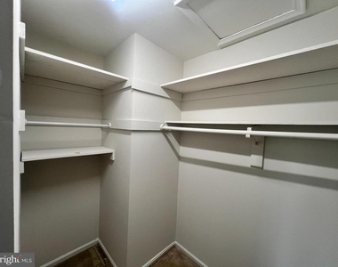 516 Meadow Hall Drive - Photo Thumbnail 7