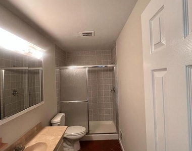 516 Meadow Hall Drive - Photo Thumbnail 9