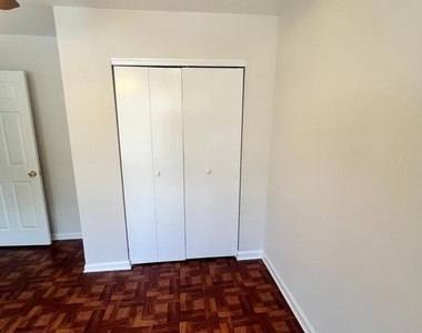 516 Meadow Hall Drive - Photo Thumbnail 12
