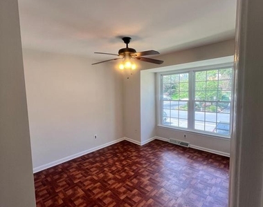 516 Meadow Hall Drive - Photo Thumbnail 11