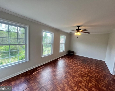 516 Meadow Hall Drive - Photo Thumbnail 5