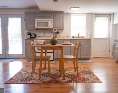 1307 Sarah Drive - Photo Thumbnail 5