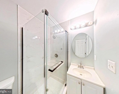18428 Point Seneca Place - Photo Thumbnail 14