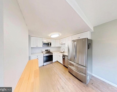 18428 Point Seneca Place - Photo Thumbnail 21