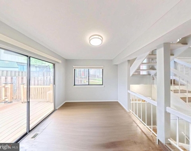 18428 Point Seneca Place - Photo Thumbnail 20