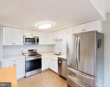 18428 Point Seneca Place - Photo Thumbnail 23