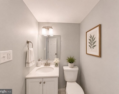 18428 Point Seneca Place - Photo Thumbnail 13