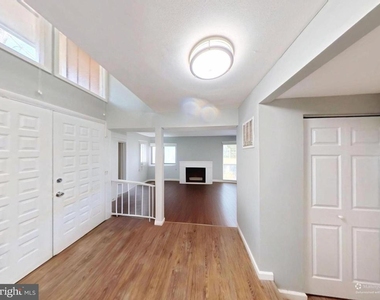18428 Point Seneca Place - Photo Thumbnail 24