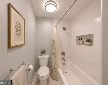 18428 Point Seneca Place - Photo Thumbnail 11