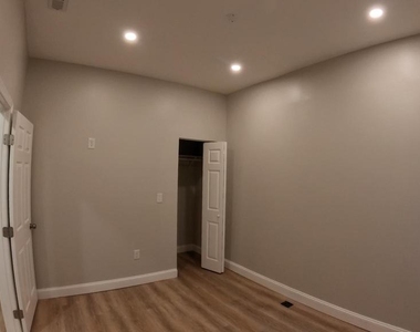 4646 York Road - Photo Thumbnail 4