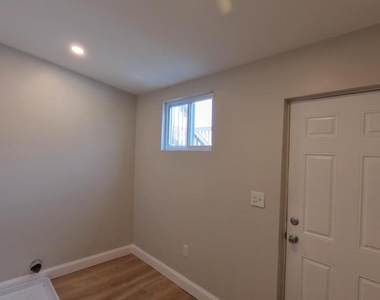 4646 York Road - Photo Thumbnail 11
