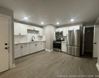 807 Branson Street - Photo Thumbnail 3
