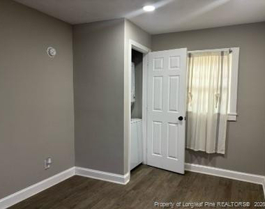 807 Branson Street - Photo Thumbnail 4