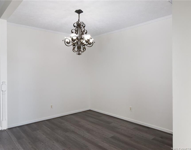 1228 Woodland Drive - Photo Thumbnail 3