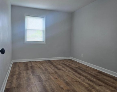 2482 Alabama Avenue Se - Photo Thumbnail 4