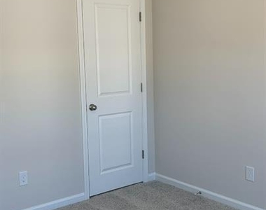 1614 Glacier Drive - Photo Thumbnail 15