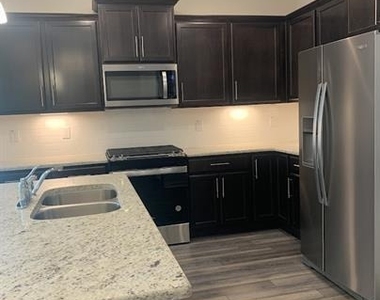 1614 Glacier Drive - Photo Thumbnail 5