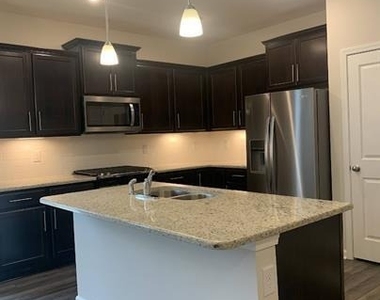 1614 Glacier Drive - Photo Thumbnail 4