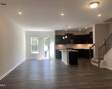 1614 Glacier Drive - Photo Thumbnail 8
