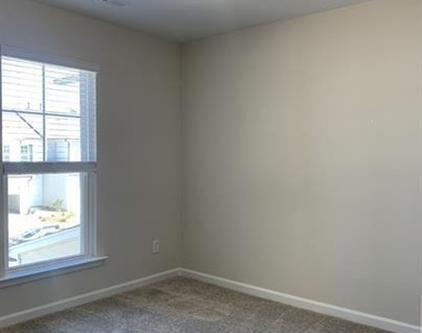 1614 Glacier Drive - Photo Thumbnail 18