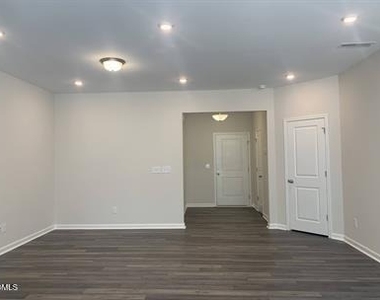 1614 Glacier Drive - Photo Thumbnail 14
