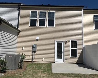 1614 Glacier Drive - Photo Thumbnail 27