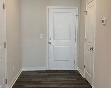 1614 Glacier Drive - Photo Thumbnail 10