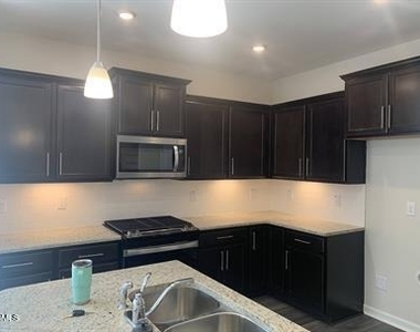 1614 Glacier Drive - Photo Thumbnail 6