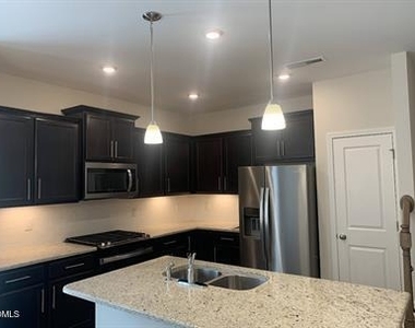 1614 Glacier Drive - Photo Thumbnail 7